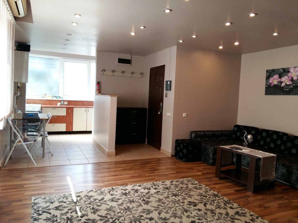 Apartament Laurentiu - Etaj.1 ブカレスト エクステリア 写真