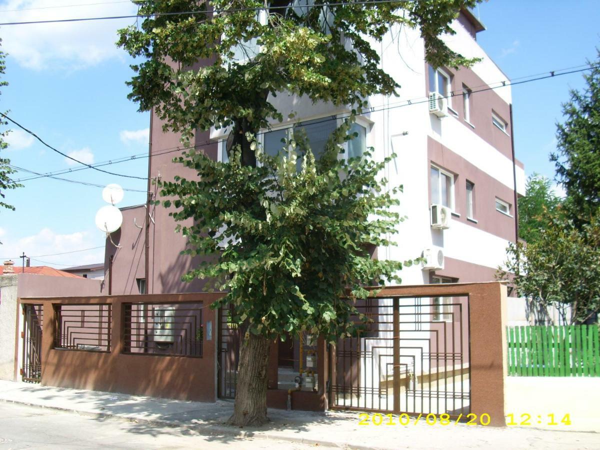 Apartament Laurentiu - Etaj.1 ブカレスト エクステリア 写真